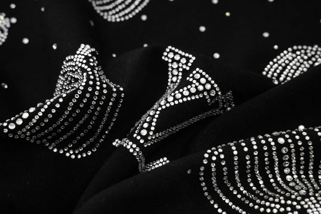 🅿️170 Style: 2026 new LOUIS VUITTON short-sleeved T-shirt Material: hot diamond process, high version 300g double yarn combed cotton Size: S～XL Color: black Style number: F2017